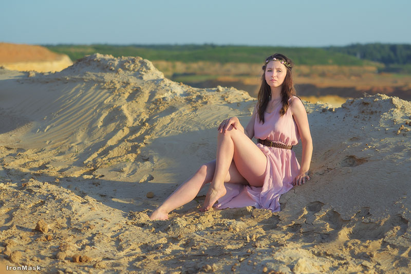 девушка в песках